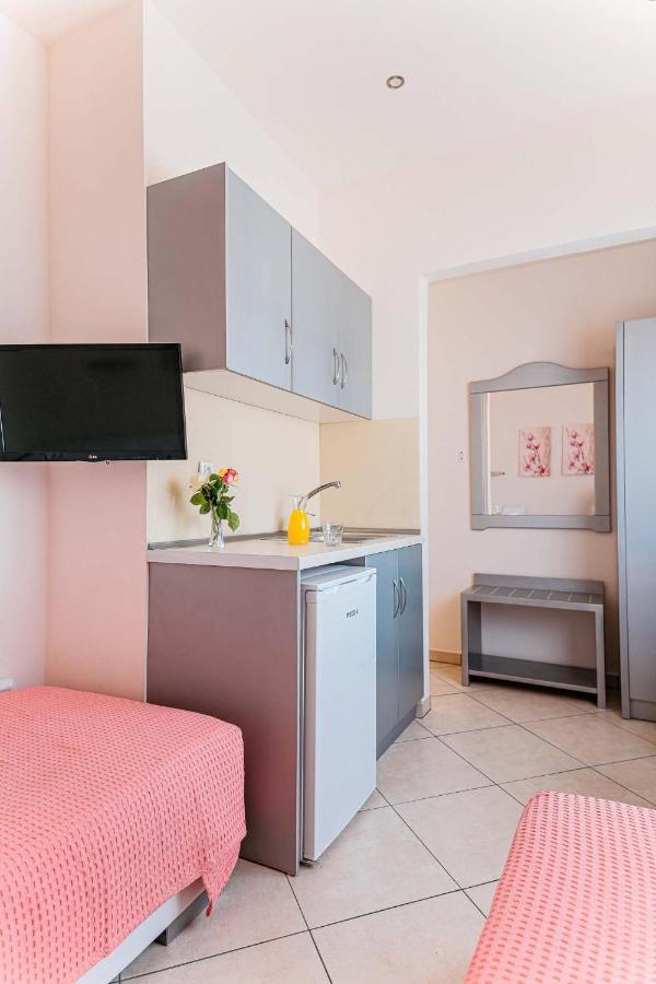 Marinis Boutique Rooms Nea Iraklitsa Exterior foto