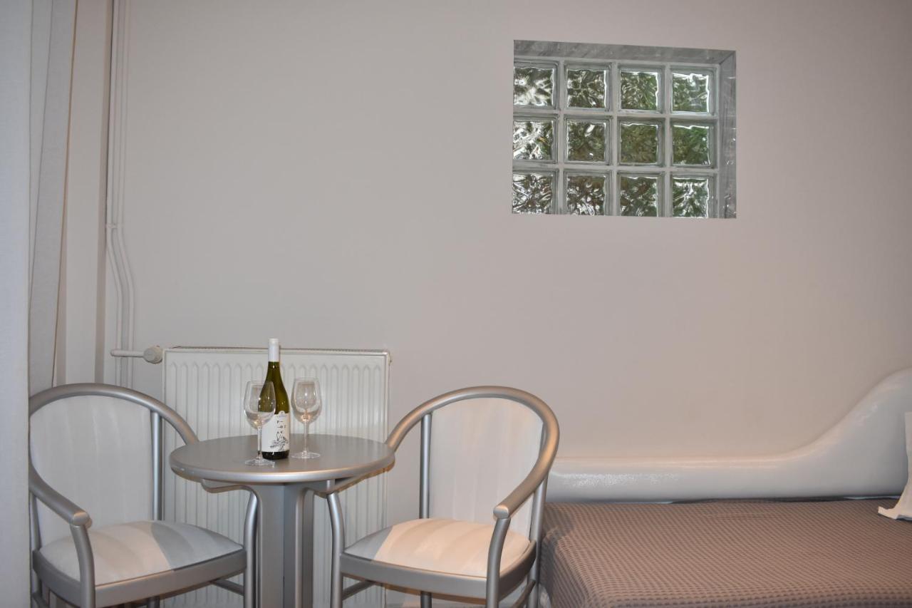 Marinis Boutique Rooms Nea Iraklitsa Exterior foto