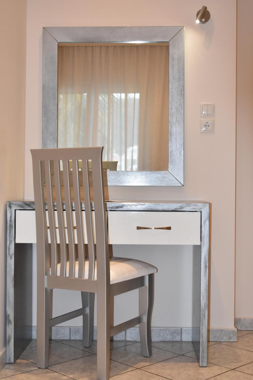 Marinis Boutique Rooms Nea Iraklitsa Exterior foto