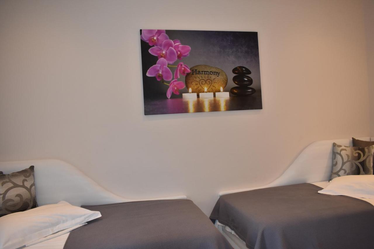 Marinis Boutique Rooms Nea Iraklitsa Exterior foto