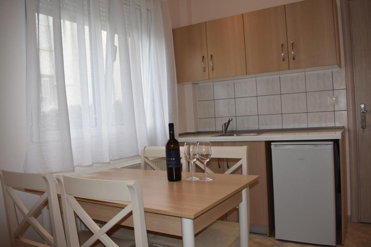 Marinis Boutique Rooms Nea Iraklitsa Exterior foto